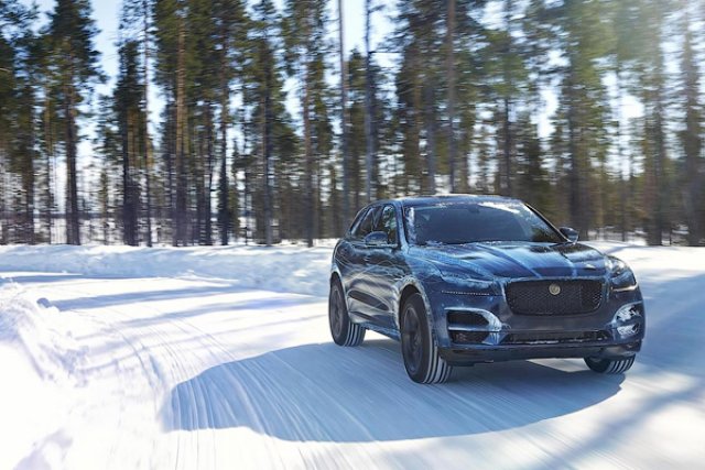 Jaguar подложи своя кросовър на зверски натоварвания