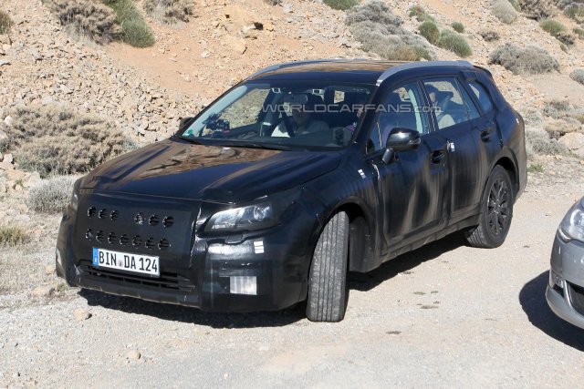 Subaru тества следващото Legacu