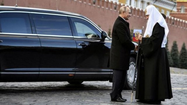 В какви коли се вози руският патриарх Кирил