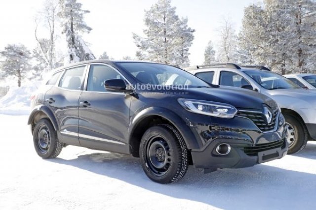 Renault тества тайнствен кросоувър