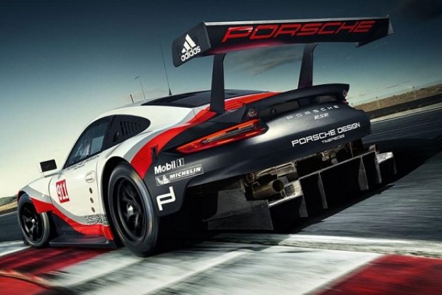 Porsche премести двигателя на състезателното 911 RSR