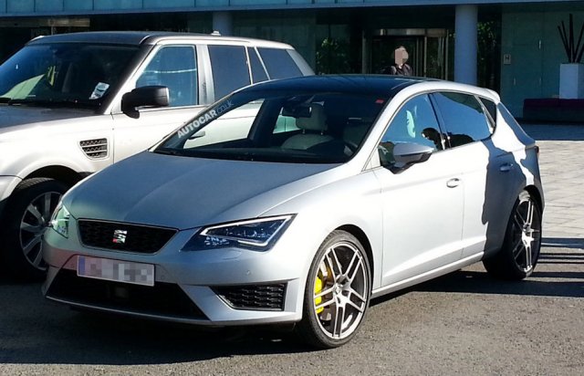 Seat тества Leon Cupra с мощност 300 к.с.