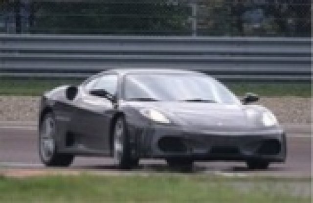 Ferrari готви наследника на F430