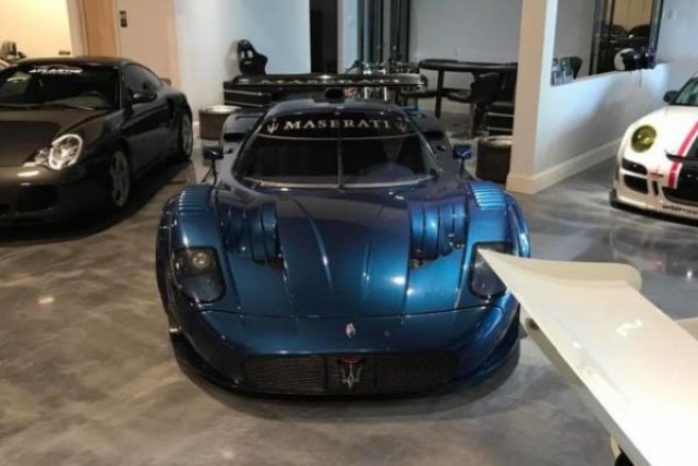 Ултра-рядко Maserati MC12 Corsa се продава за 2,7 млн. долара