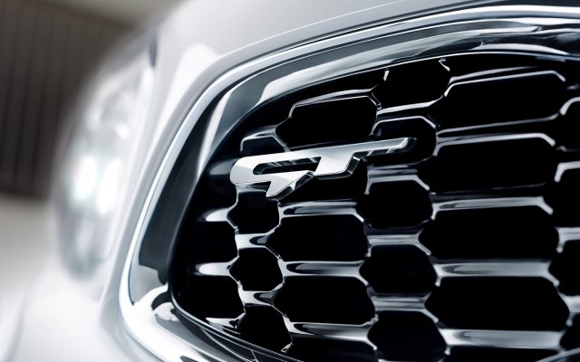 Kia разширява GT семейството си