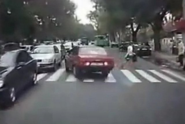 Без ABS на пешеходна пътека