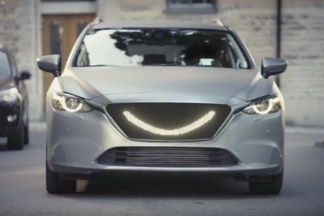 Безпилотен автомобил ще се усмихва на пешеходците