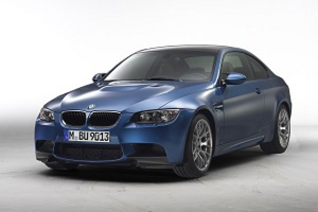 BMW M3 строи клиентите на опашка