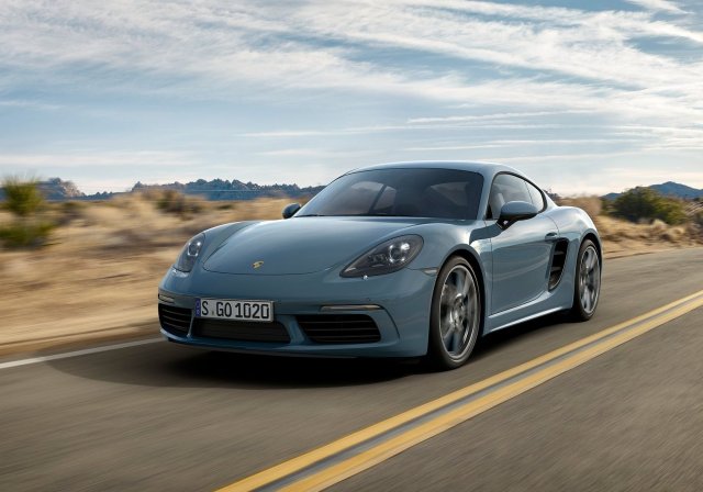 Porsche изтегля 16 429 коли в сервизите