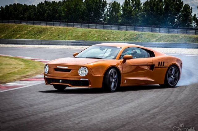 Възродената Skoda 130 RS излезе на пистата