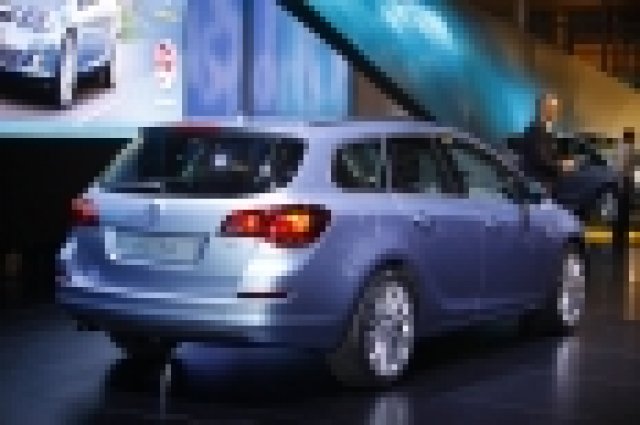 Това е Opel Astra Sports Tourer