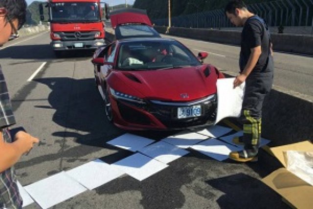 Първата бройка от новата Honda NSX бе разбита