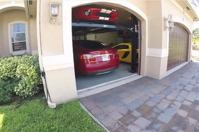 Tesla с дистанционно