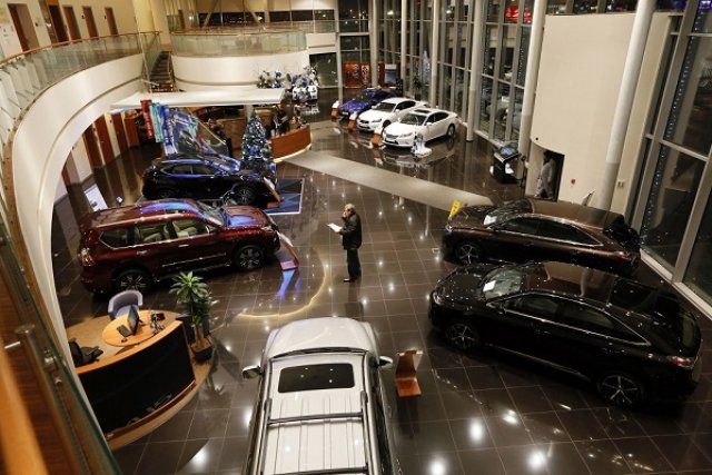 Пазарът на автомобили в Русия спря