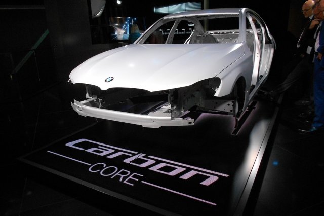 BMW разкри карбоновото ядро на 7-Series