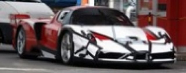 Ferrari FXX с маскировка забелязан в Италия