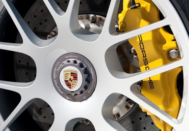 Porsche пуска още два нови модела