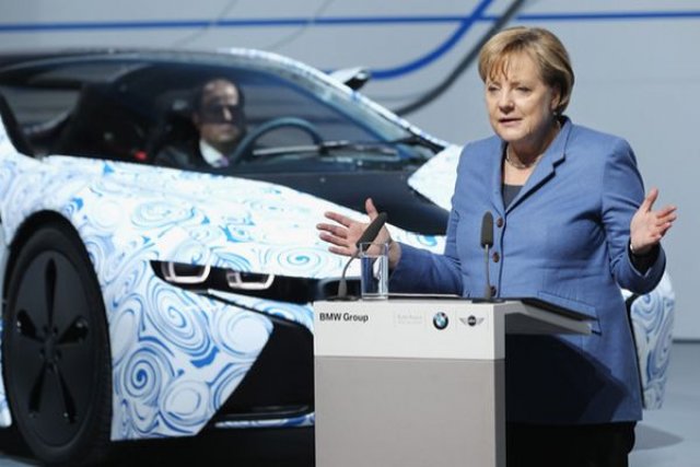 Меркел отряза Лондон за схемата 