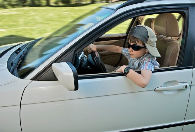 Дете бе осъдено да плати 23 000 евро за нарушения на пътя