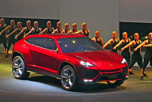 Lamborghini Urus няма да гони рекорди за скорост (ВИДЕО)