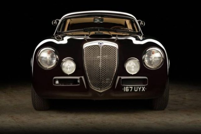 Как възкръсна една от най-красивите Lancia (ГАЛЕРИЯ)