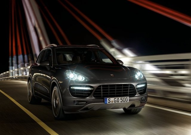 Над 100 хил. Porsche Cayenne се прибират в сервизите