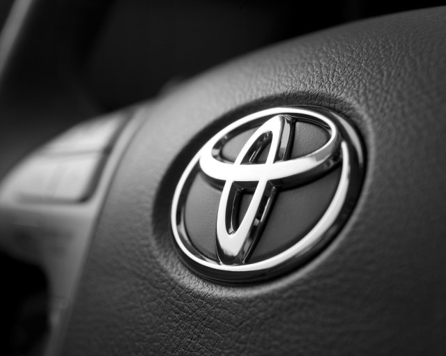 Toyota заплашена със съд от 22.6 млн. клиенти