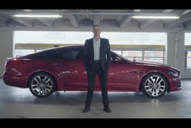 Специалния рекламира Jaguar XJ