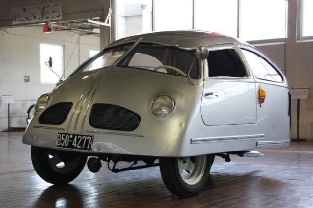 Запознайте се с най-сбърканата кола в света (ВИДЕО)