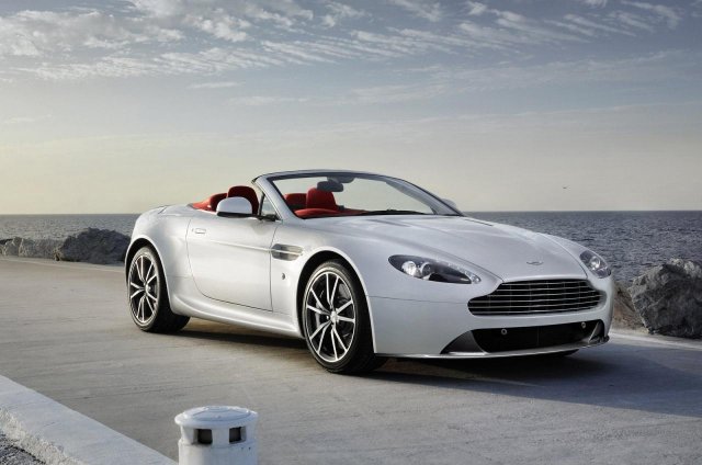 Aston Martin показа обновения V8 Vantage