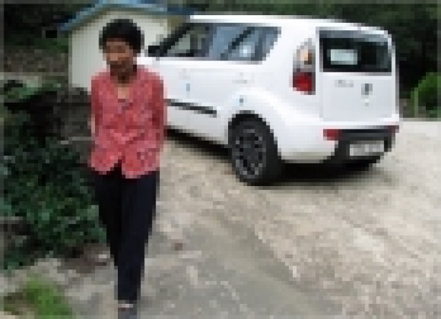 Жена взе книжка от 960-тия път. Стана национален герой