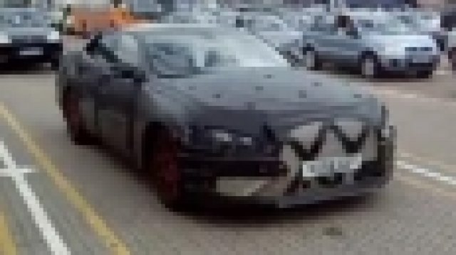 Новият Jaguar XJ засечен тайно