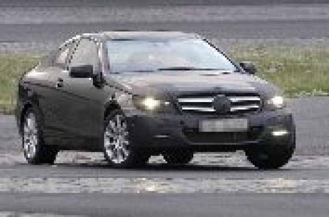 Нови шпионски снимки от Mercedes C-Class купе