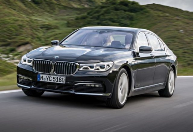 Повече мощност за хибридните флагмани на BMW