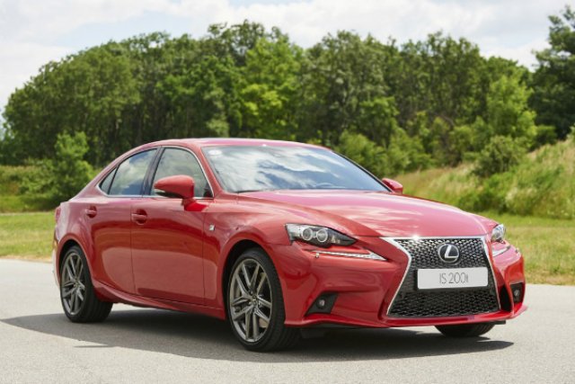 Lexus пусна трети модел с турбо