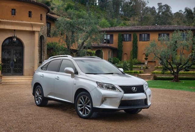 Lexus пуска малък SUV