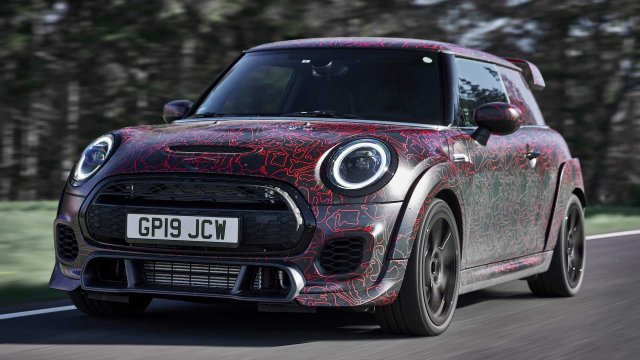 Най-мощното MINI атакува Северната дъга