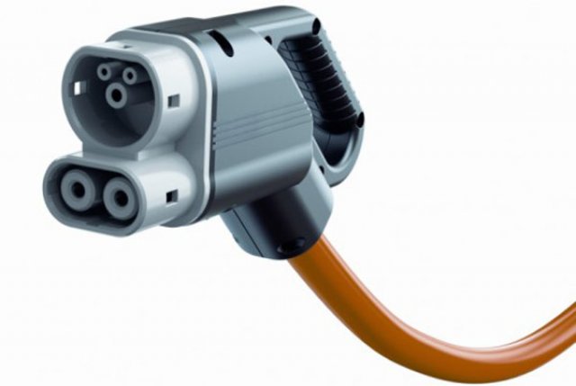 Универсално зарядно за автомобили от най-големите