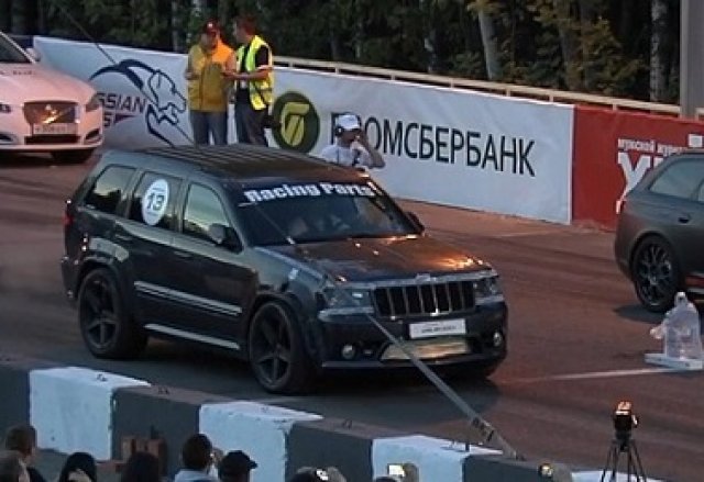 Jeep Grand Cherokee разби рекорда на 1 миля