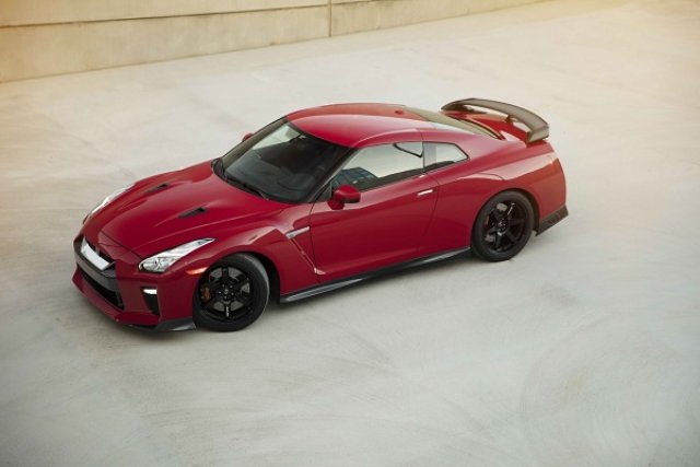 Nissan разкри новия GT-R Track Edition 2017