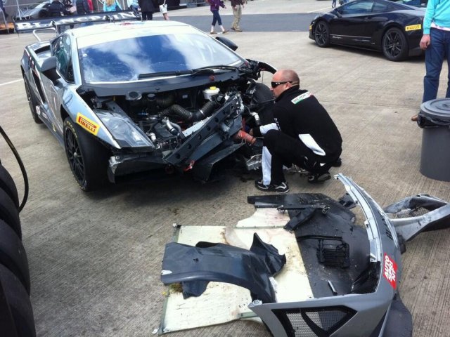 Геният на Формула 1 отново катастрофира