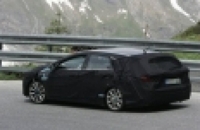 Първи шпионски снимки от Hyundai i40 комби