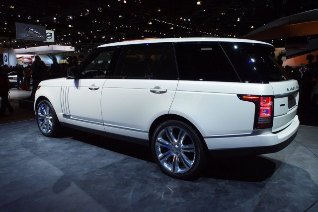 Дългият Range Rover акостира в Лос Анджелис