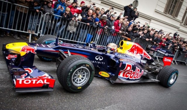 Red Bull се бави с новия си болид