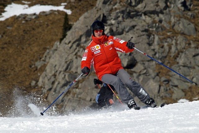 Шумахер посрещна новата година в стабилно състояние