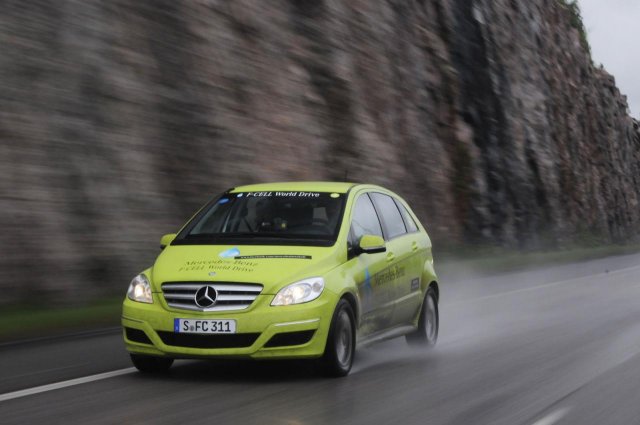 Mercedes ще бори хибридите с водороден автомобил