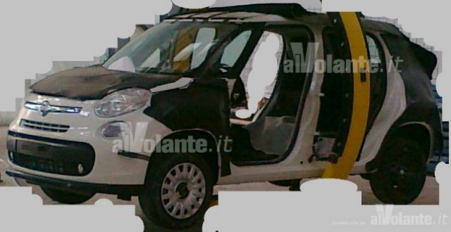 Шпионски снимки на новия компактен ван на Fiat