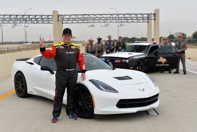 Hennessey първи стигна до 200 мили в час с Corvette C7