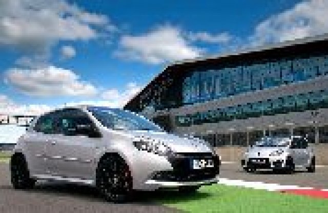 Специални серии за Twingo RS и Clio RS