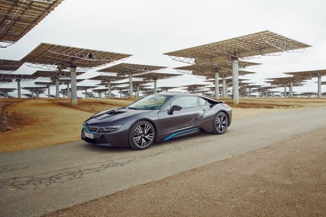 BMW i8 стана кола на годината на Top Gear
